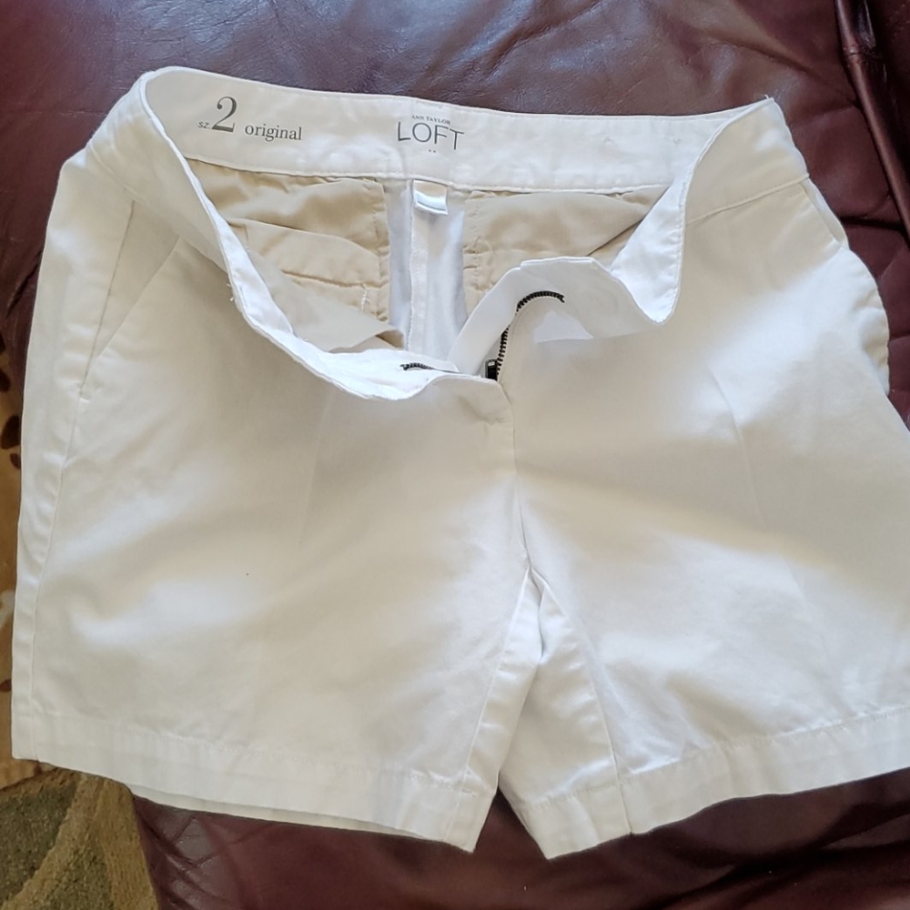 Loft, Women's, White Shorts, Sz. 2 - Picture 2 of 7
